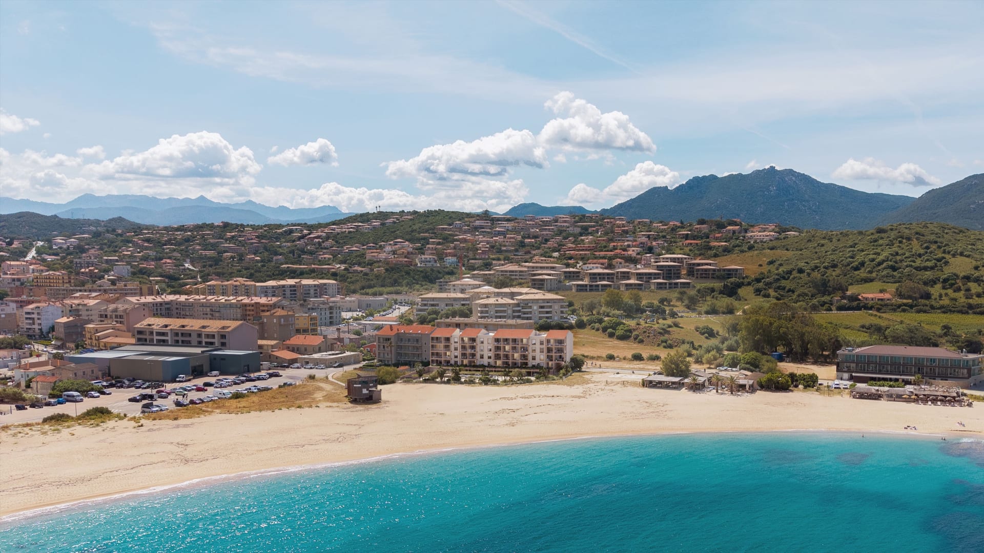Vue aérienne de la plage du Lido à Propriano, résidence neuve Alta Mare